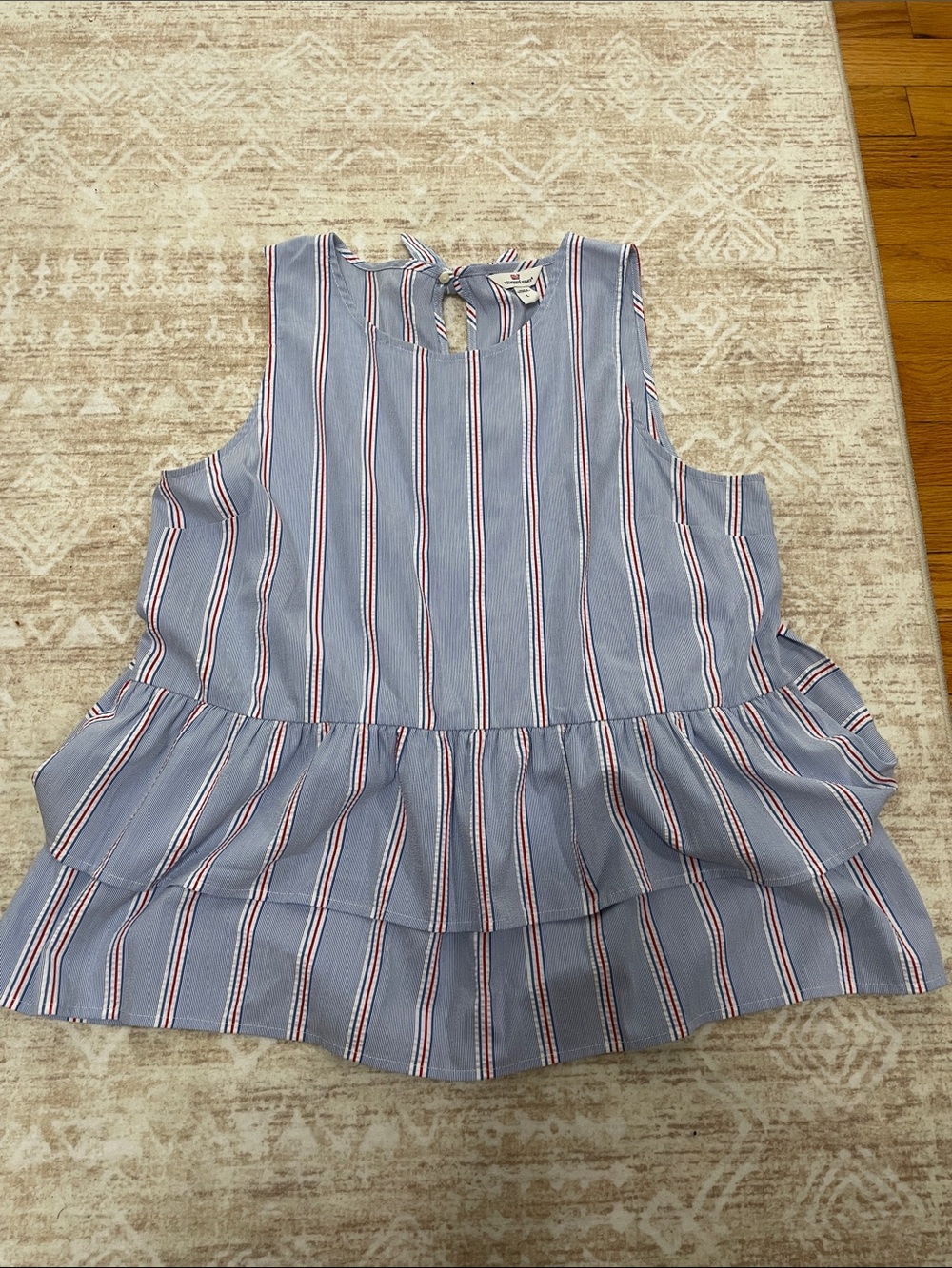 Vineyard Vines Women’s Summer Tops Lot of 4 Size Large/12 - Picture 3 of 14